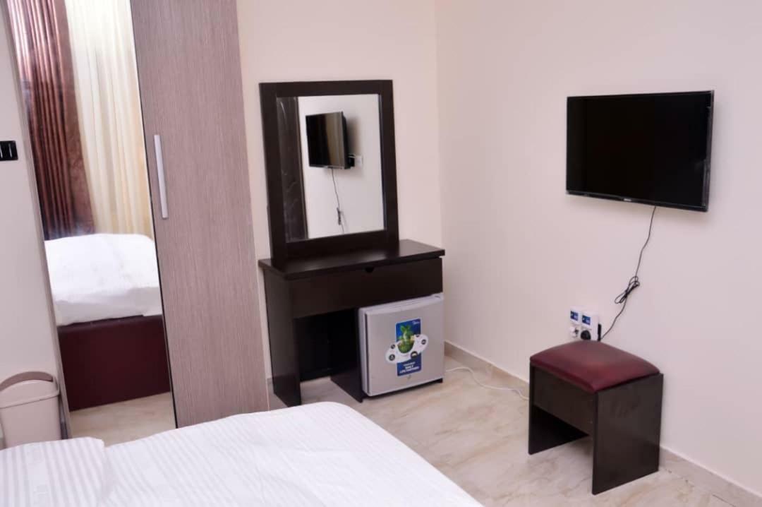 City Nest Hotel Ogombo Exteriér fotografie
